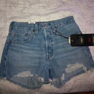 Levi’s 501 Original high-rise denim shorts!